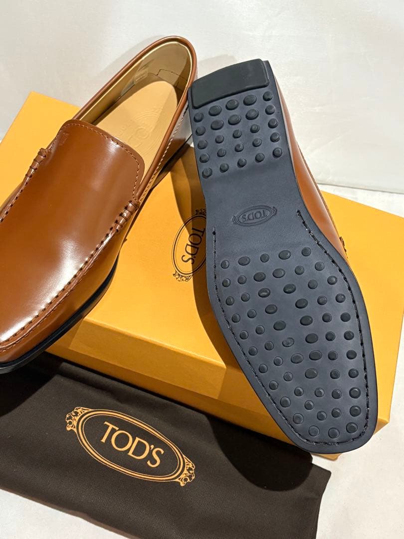 新品 トッズ TOD's ゴンミーニ スリップオン 7 サイズ 茶 ドラシュー