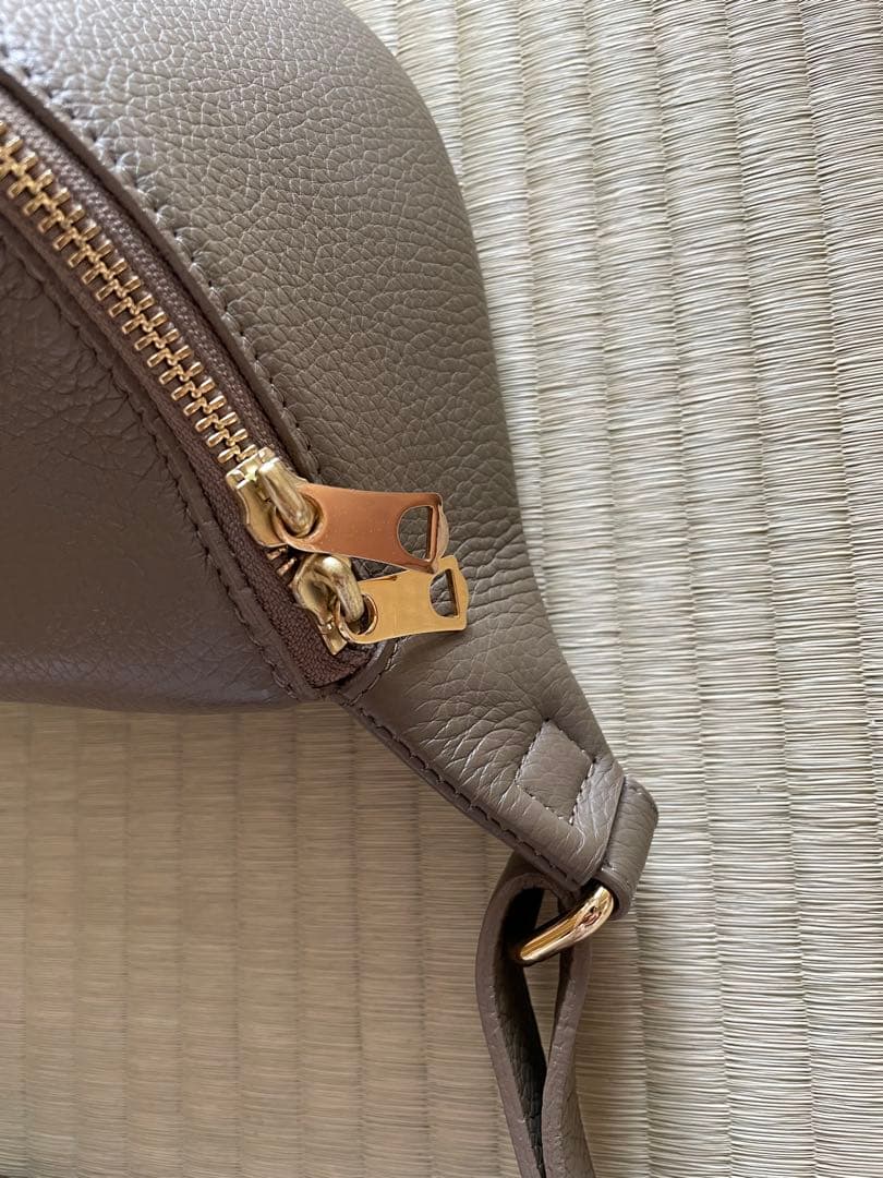 バッグ chiiiibag Shrink Leather Waist Bag
