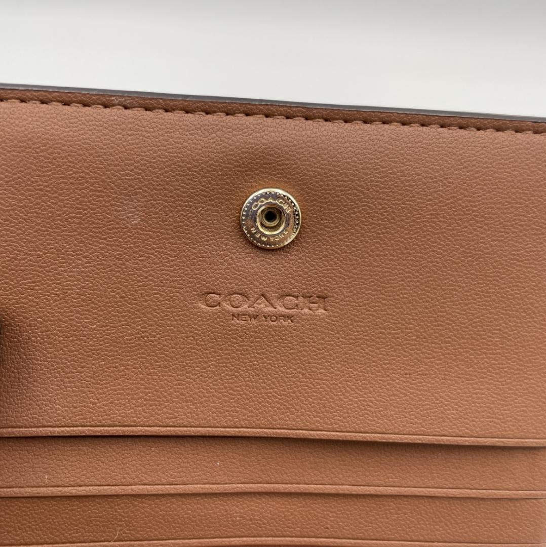 【COACH（コーチ）】二つ折り財布 ホースアンドキャリッジ 馬車ロゴ ブラウン