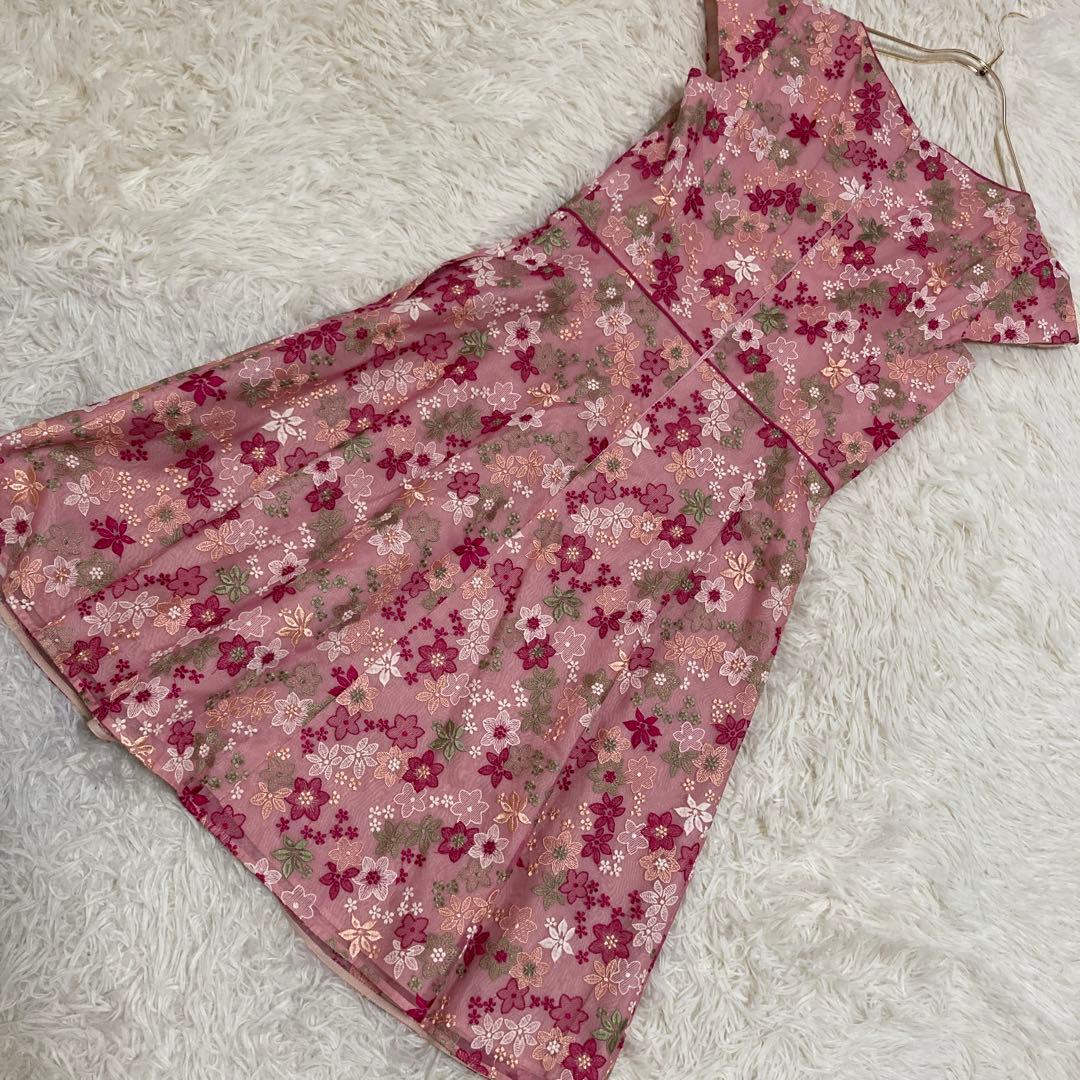 《美品》 TOCCA お花刺繍ワンピース ピンク 2 可愛い フレア お呼ばれ