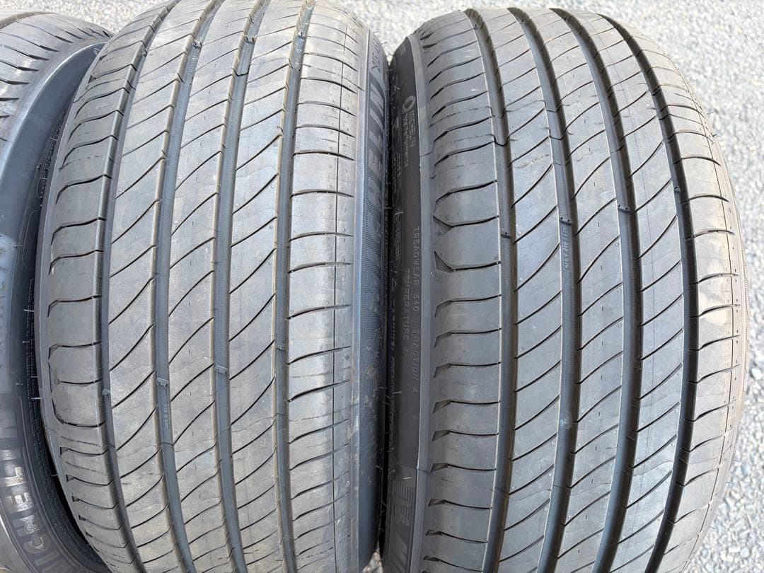納車前外し 2025年製 ミシュラン プライマシー4 215/45R17