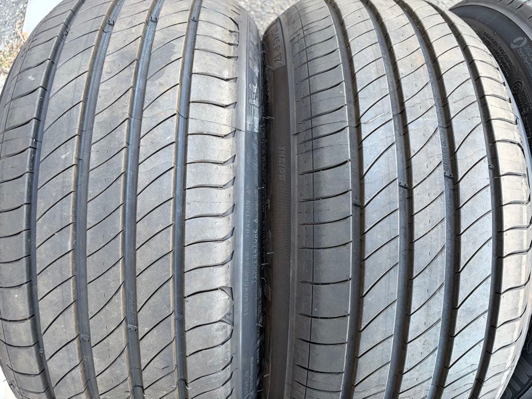 納車前外し 2025年製 ミシュラン プライマシー4 215/45R17