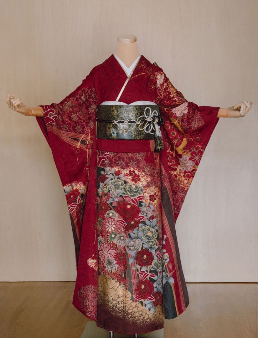 振袖 山本寛斎 KANSAI 華徒然 落款あり　草花　えんじ色　着物単品販売