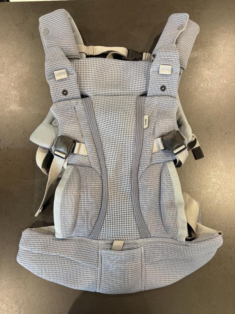 【ほぼ新品】Aprica Laclis（ラクリス）抱っこ紐 グレー