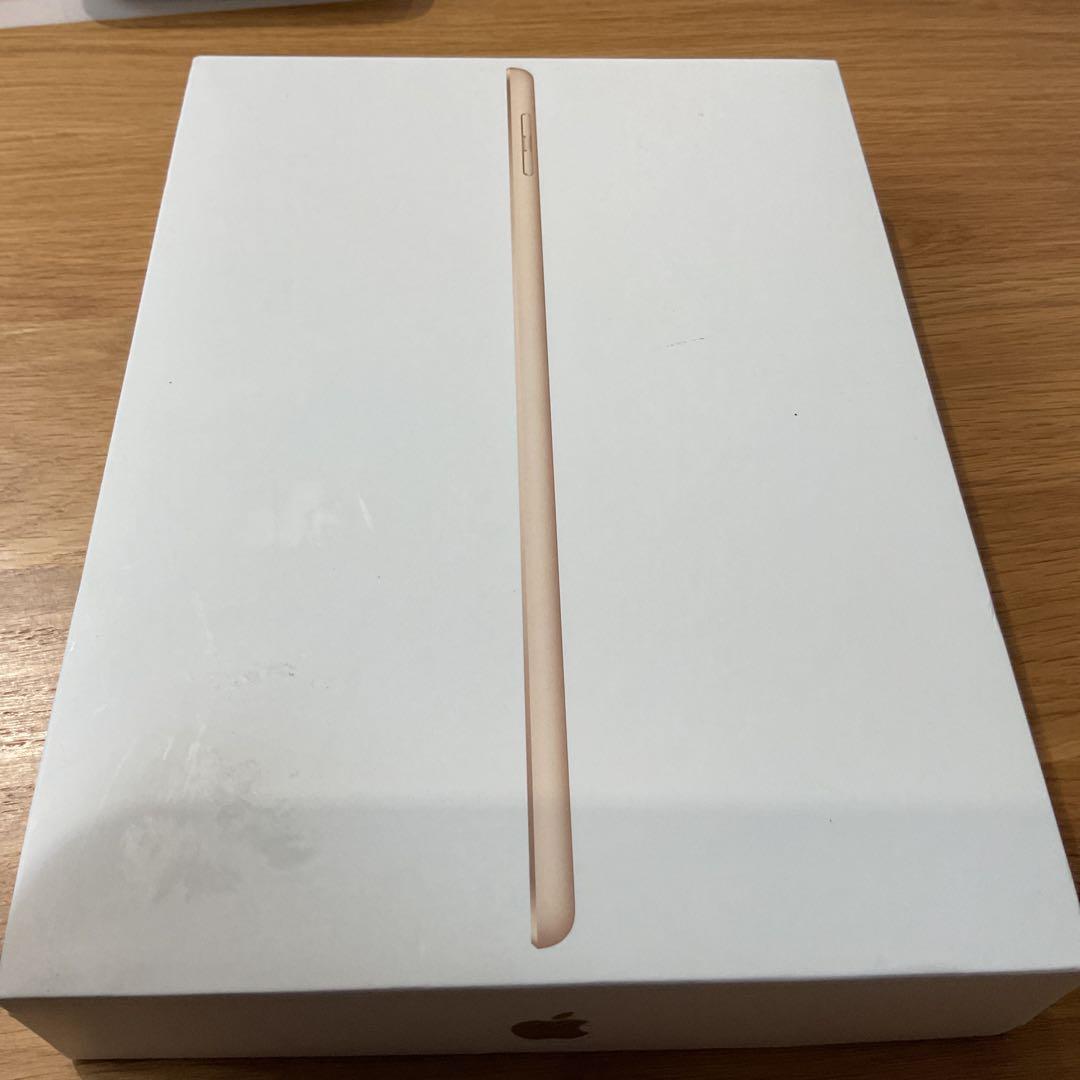 iPad (第5世代) ホワイト 9.7インチ