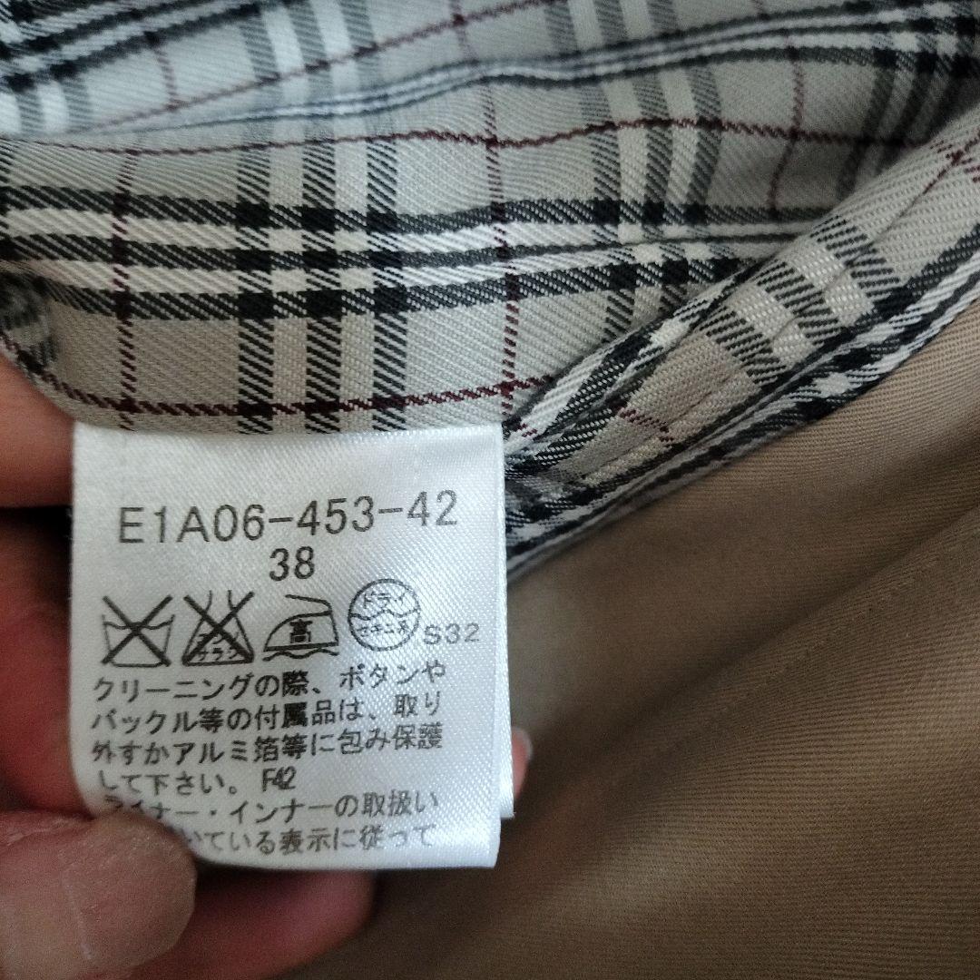 バーバリーブルーレーベルのトレンチコート ベージュ