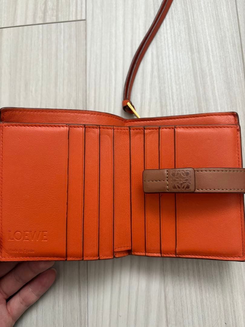 ロエベ二つ折り財布