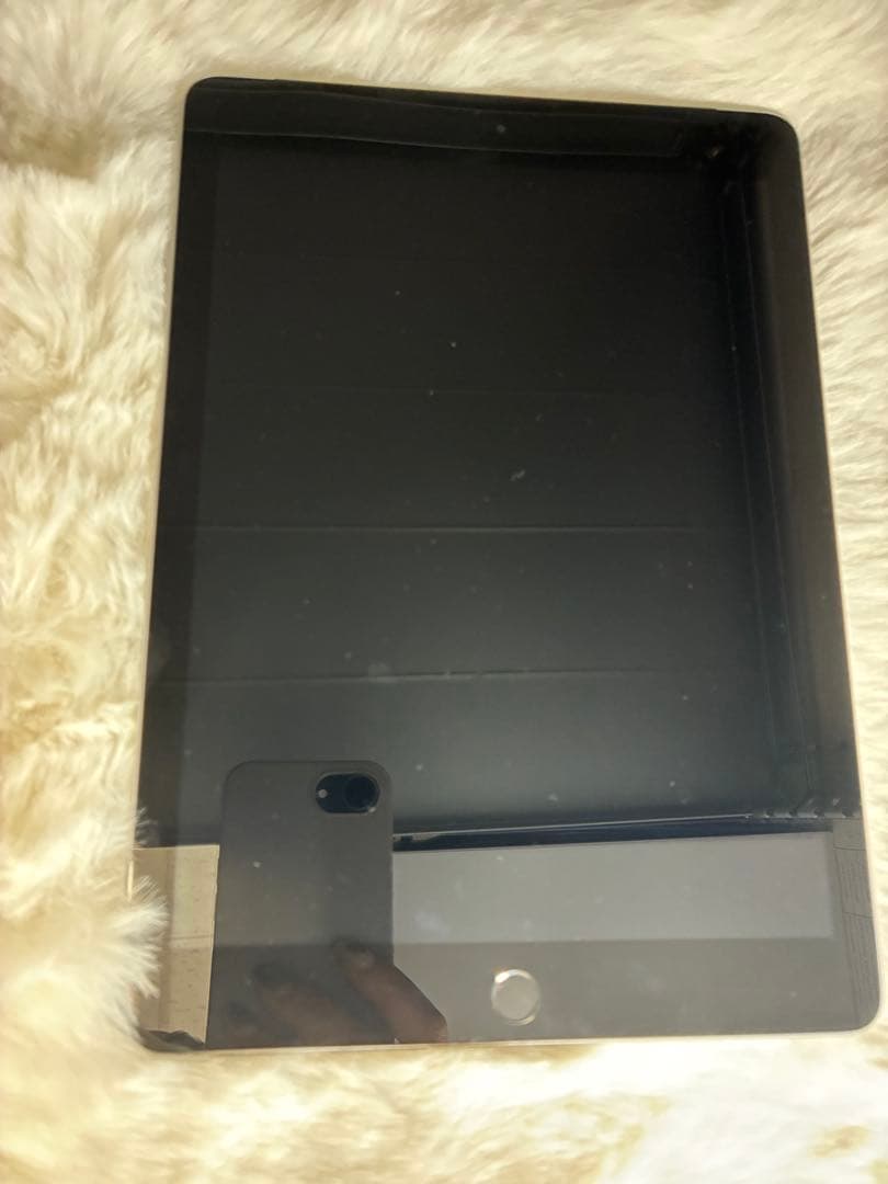 iPad 第6世代 / 32GB / Wi-Fi-Cellear初期化済み