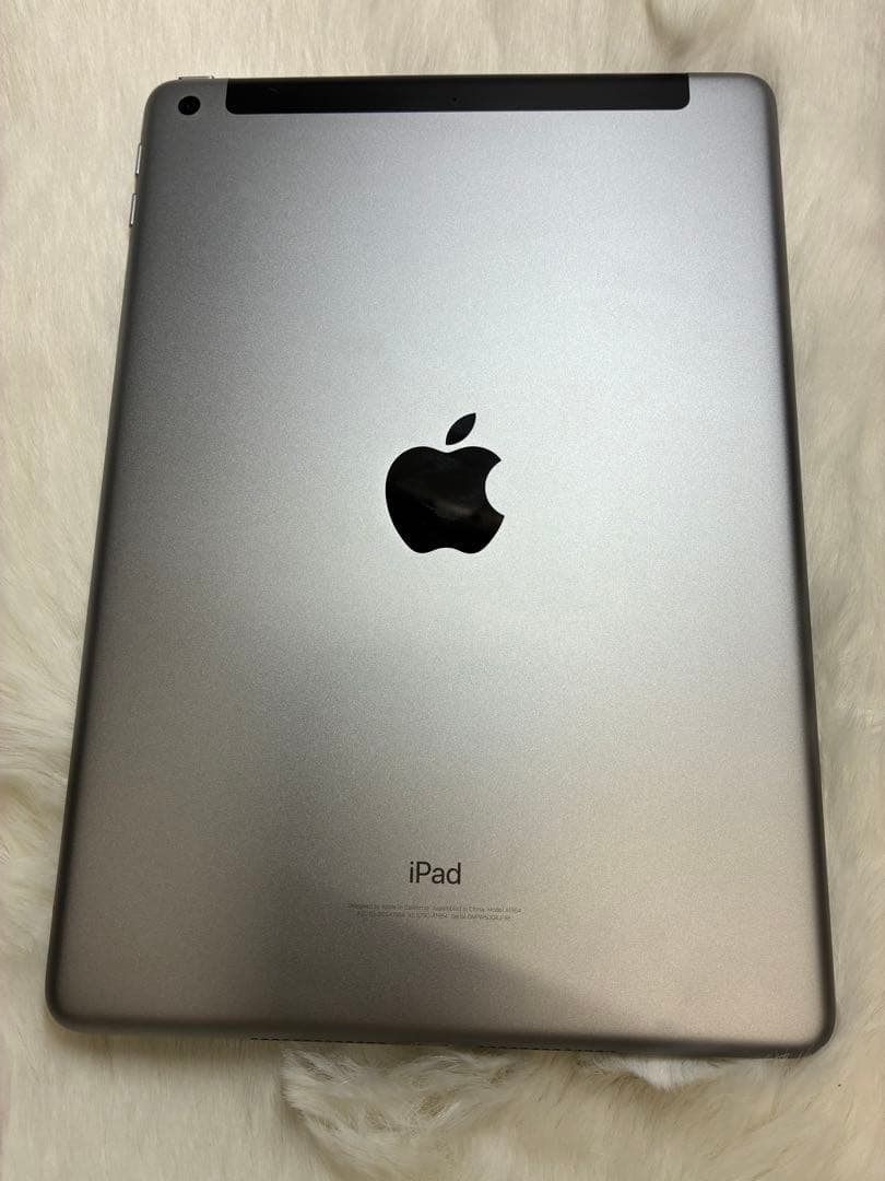 iPad 第6世代 / 32GB / Wi-Fi-Cellear初期化済み