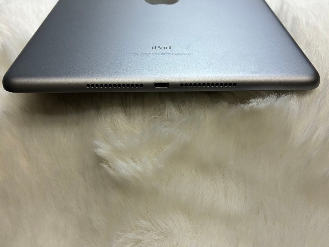 iPad 第6世代 / 32GB / Wi-Fi-Cellear初期化済み
