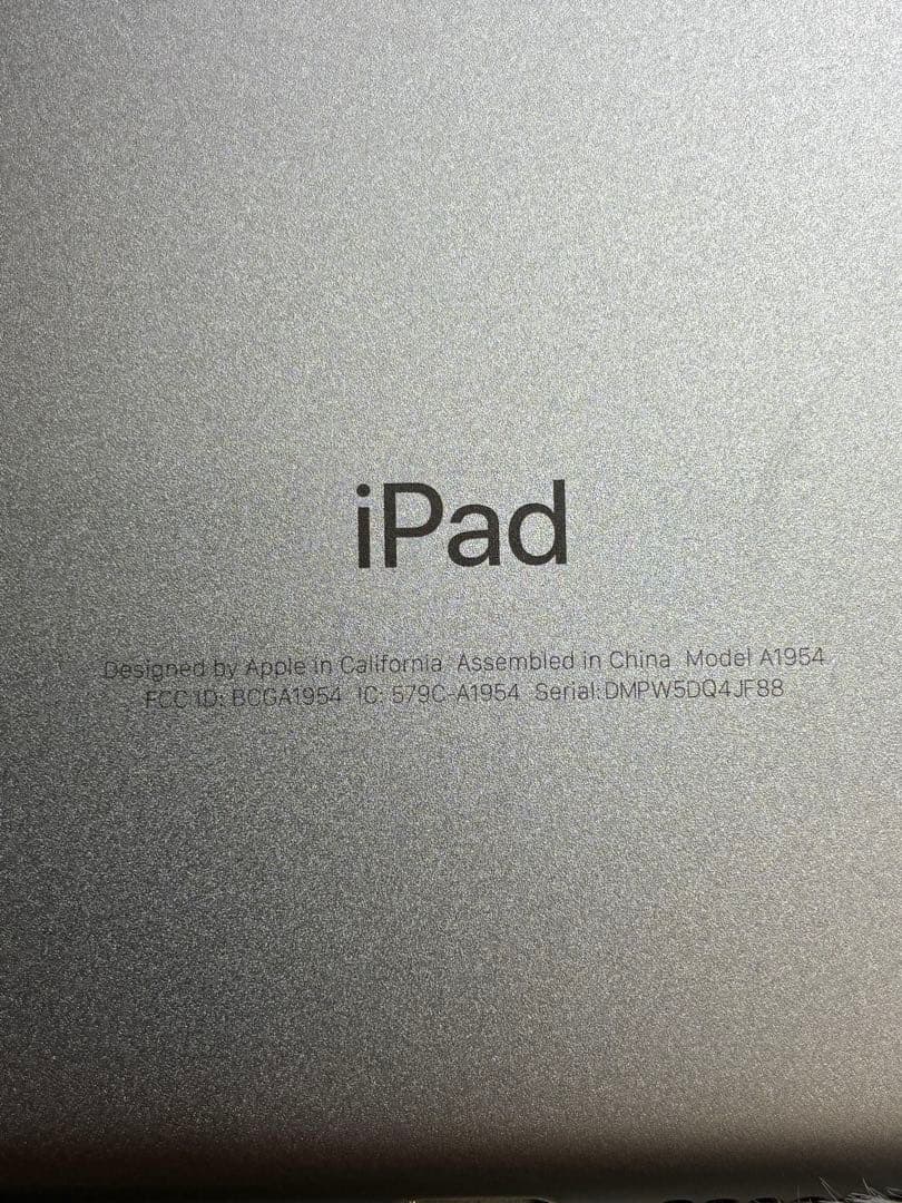 iPad 第6世代 / 32GB / Wi-Fi-Cellear初期化済み