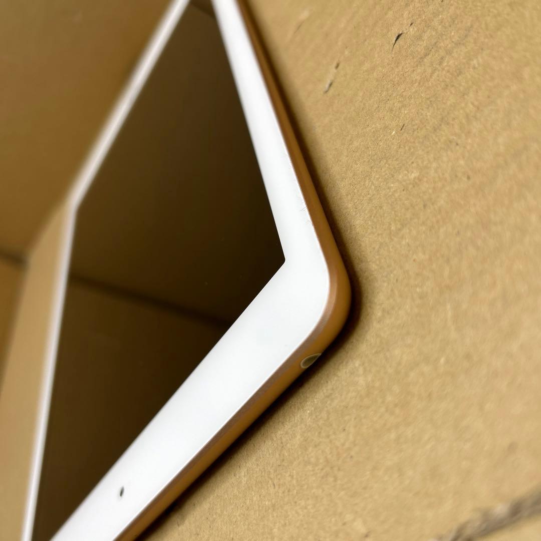 J*K様 Apple iPad (第６世代) Wi-Fi 32GB ゴールド