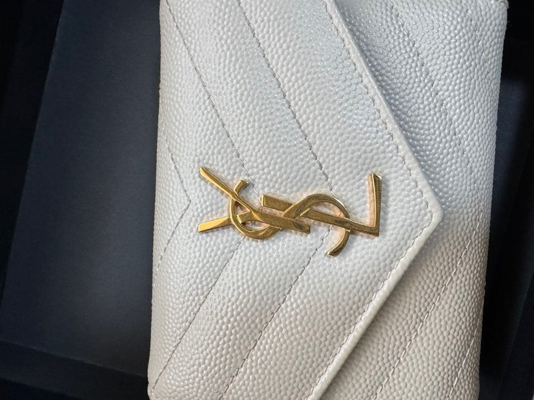 サンローランSAINT LAURENT ミニウォレット　カサンドラ　三つ折り財布
