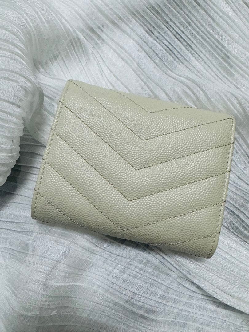 サンローランSAINT LAURENT ミニウォレット　カサンドラ　三つ折り財布