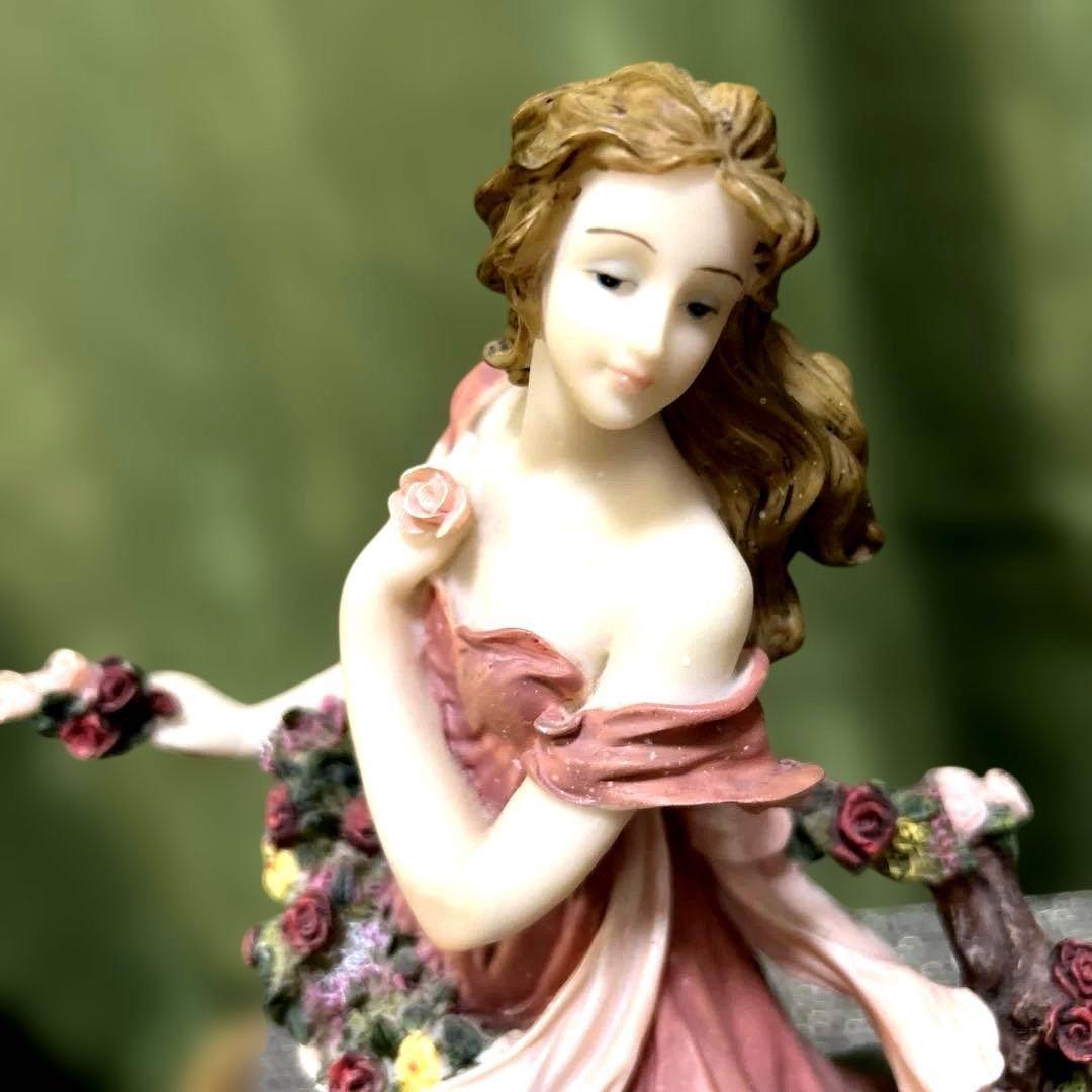 Ricardo Shelmani 女性像 フィギュリン 花飾り イタリア風 置物