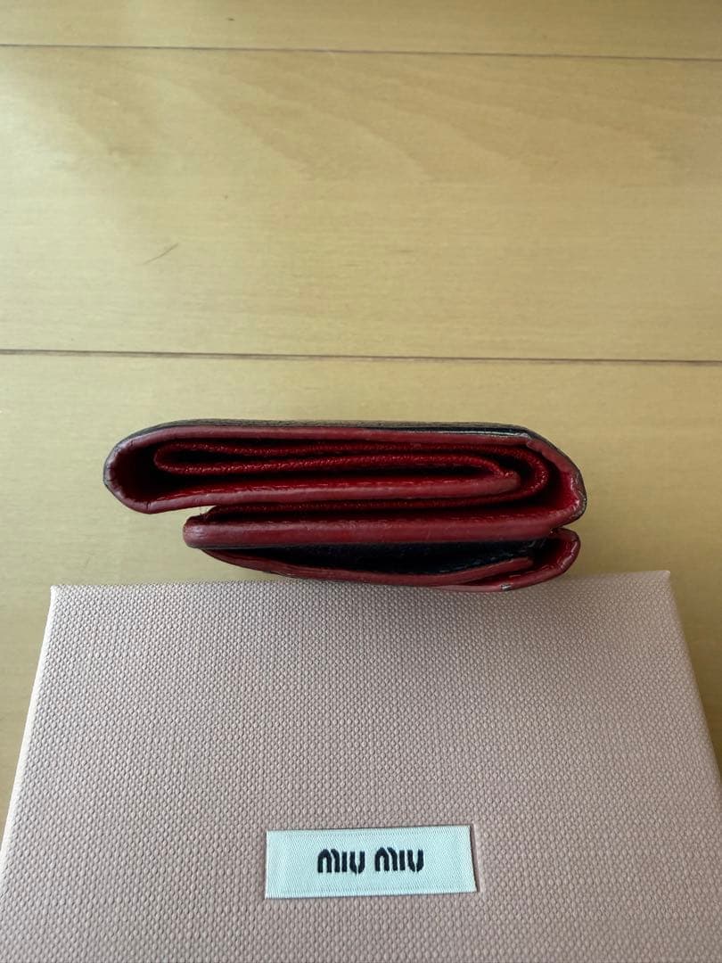 miu miu ブラックマドラスレザー ラブレター 三つ折り財布