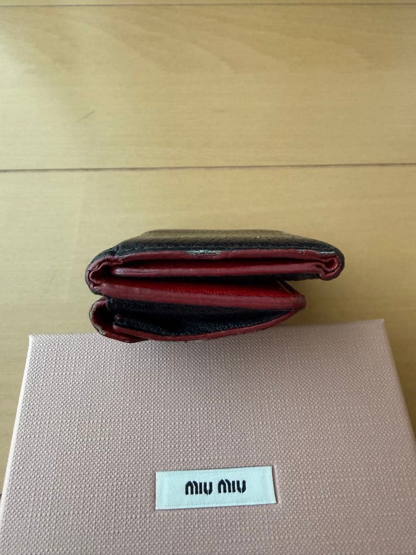 miu miu ブラックマドラスレザー ラブレター 三つ折り財布