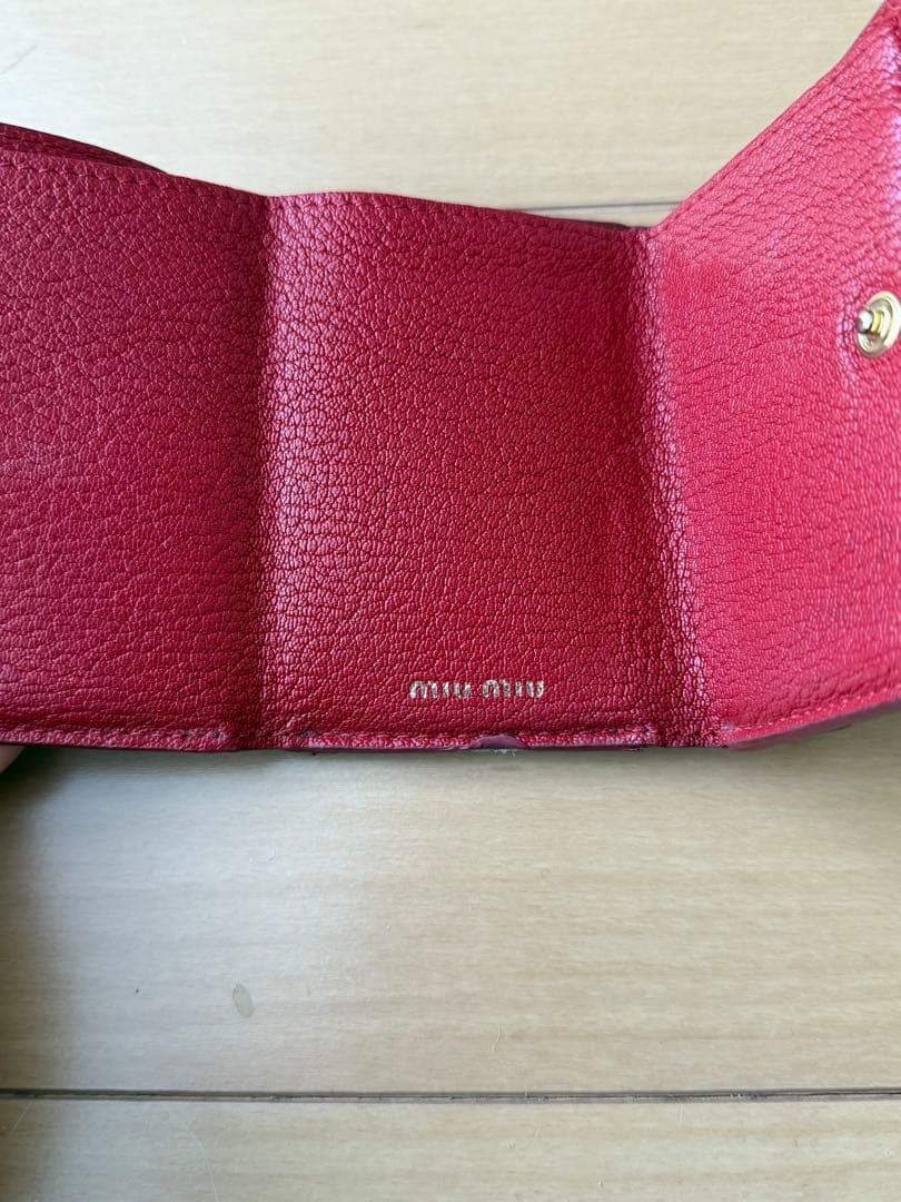miu miu ブラックマドラスレザー ラブレター 三つ折り財布