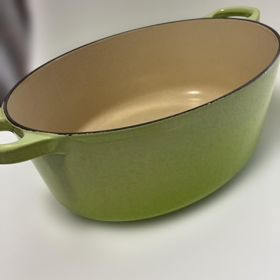 LE CREUSET 緑色の鋳鉄製両手鍋 蓋付き27CM