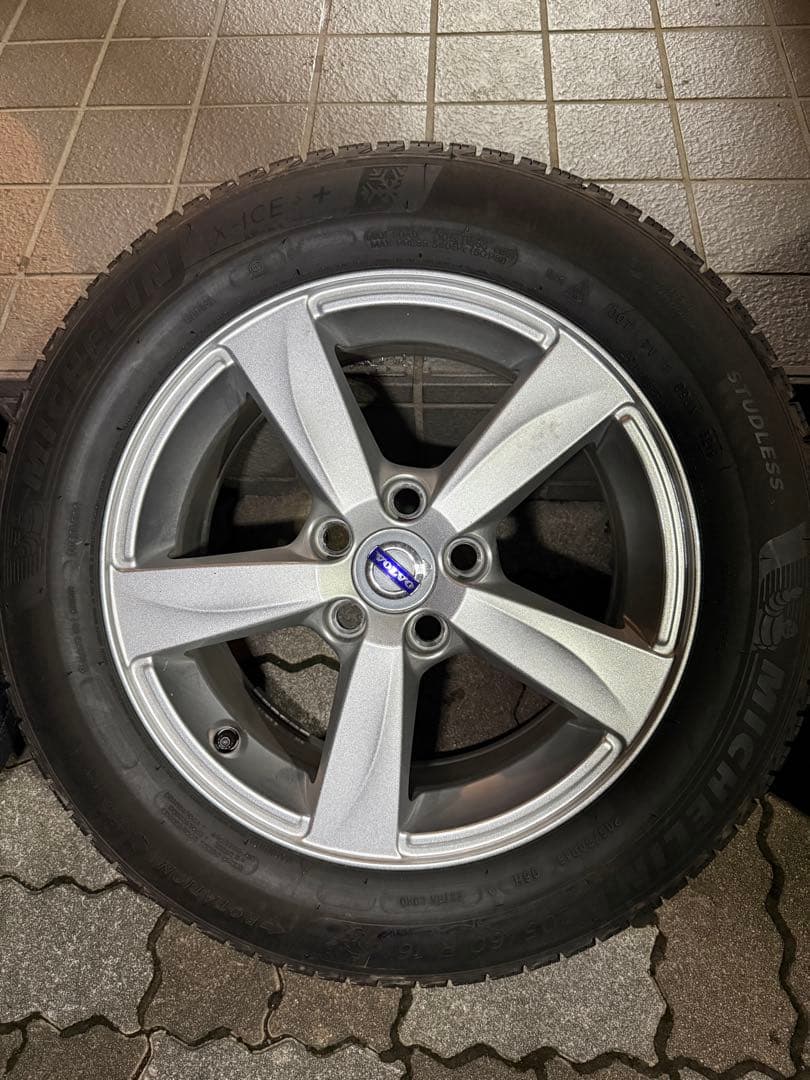 VOLVOボルボ　純正ホイールとスタッドレスセット　205/60/R16