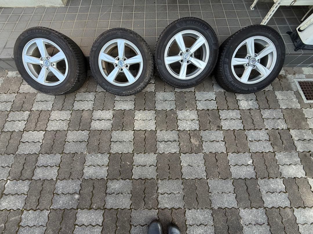 VOLVOボルボ　純正ホイールとスタッドレスセット　205/60/R16