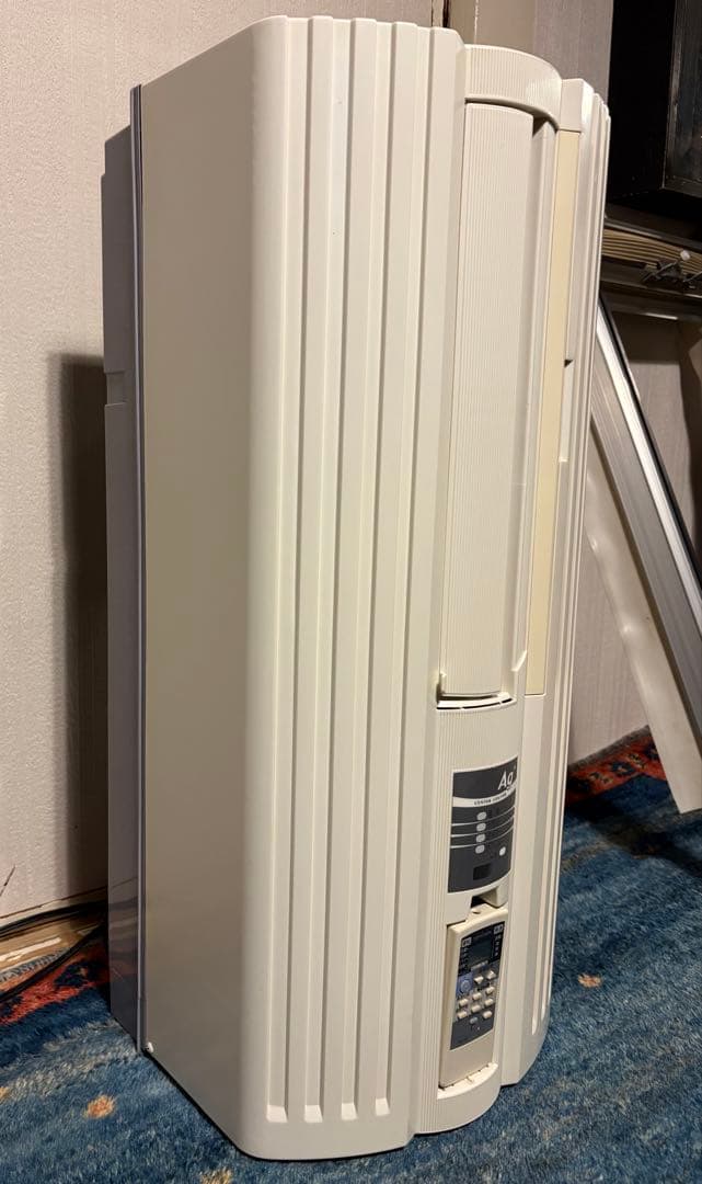 トヨトミ・窓用エアコン スリムデザイン ホワイト工事不要 値下げ