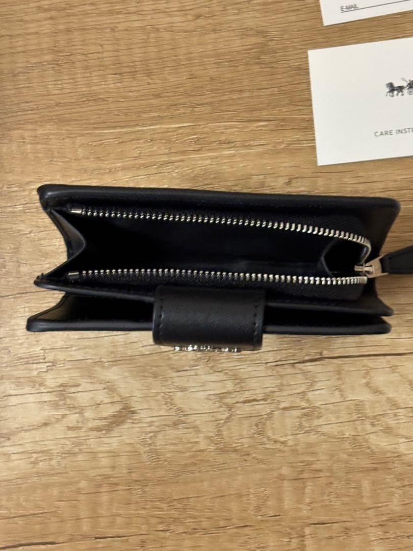 な*な様 美品！COACH ブラック 二つ折り財布