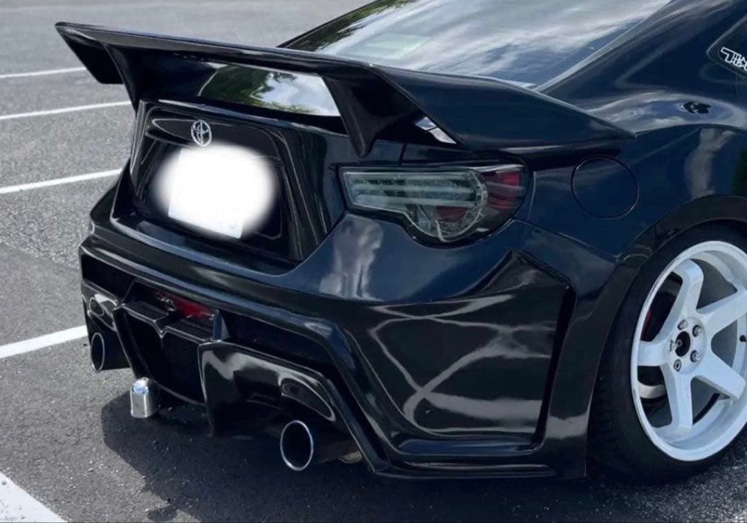 トヨタgt86 2本出しマフラーzn6 中間ストレートマフラー