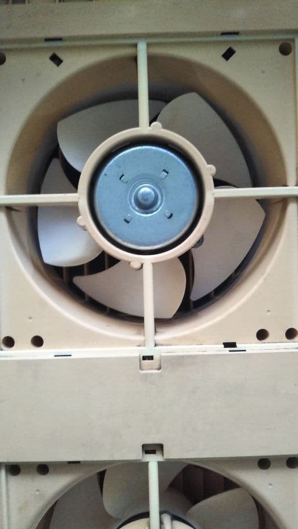 換気扇 ツインファン 同時給排型窓用　 高須産業 FMT-200S