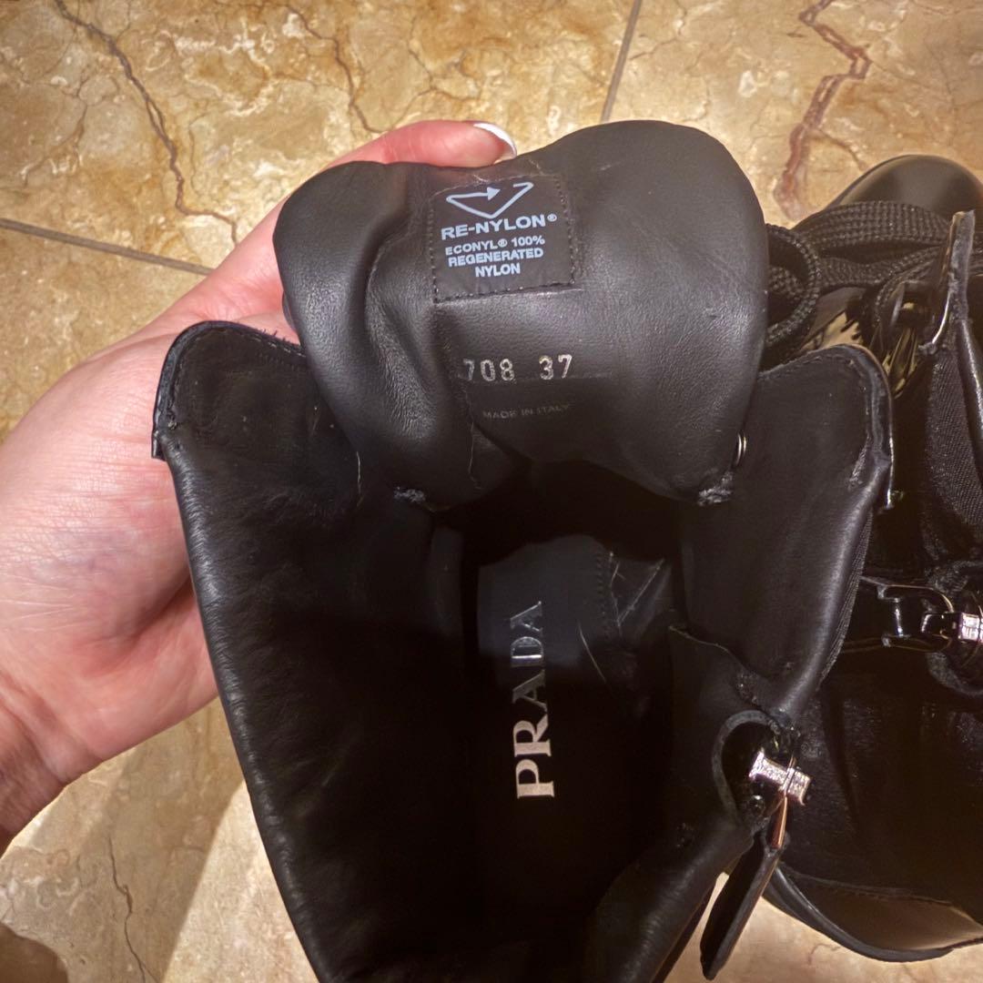 限定値下げ！【PRADA】ロゴ入レザー&ナイロンミドルブーツ 8.5cmヒール