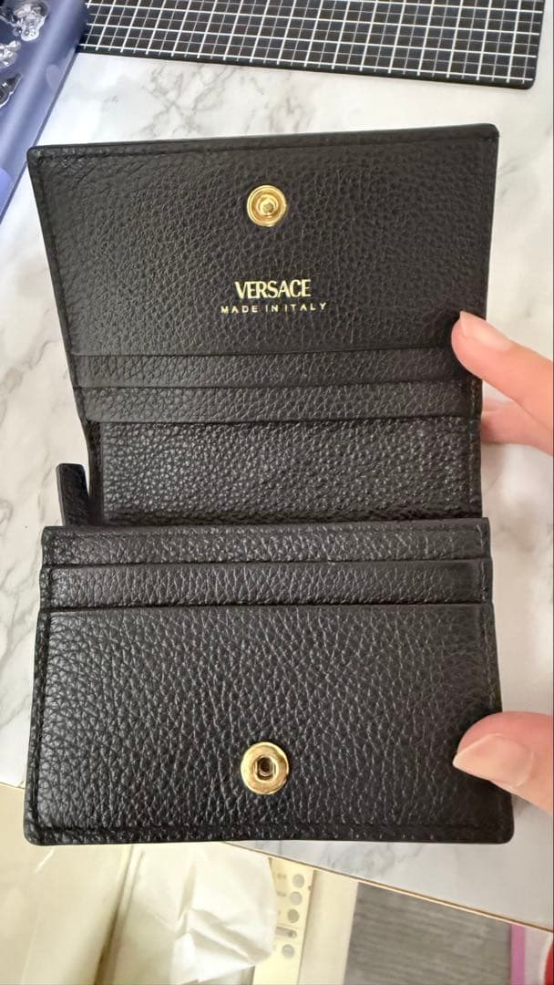 最終価格です！ VERSACE ブラック 二つ折り財布