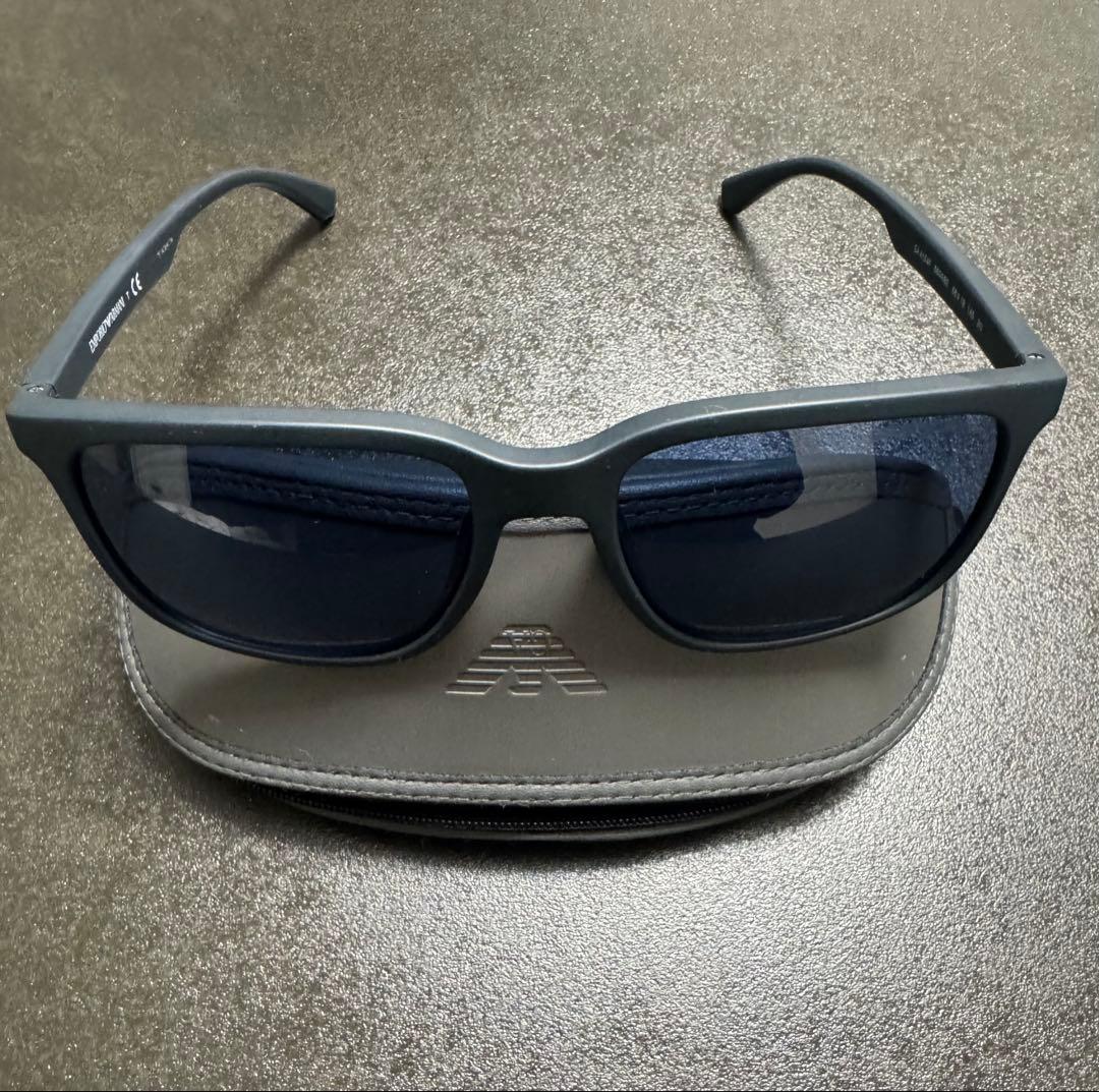 ほぼ未使用　EMPORIO ARMANI サングラス　ブラック定価¥21,340
