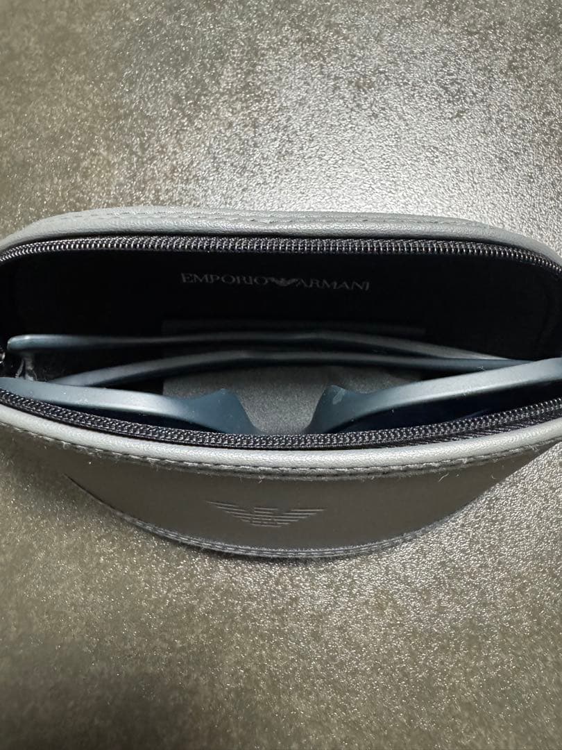 ほぼ未使用　EMPORIO ARMANI サングラス　ブラック定価¥21,340