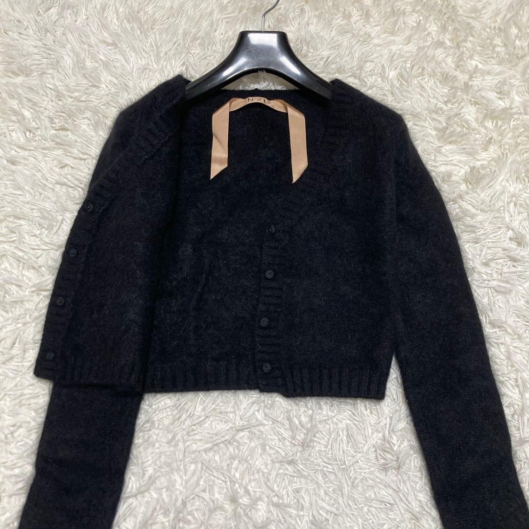 美品✨N°21 ヌメロヴェントゥーノ　クロップドカーディガン　アンゴラ　M 黒