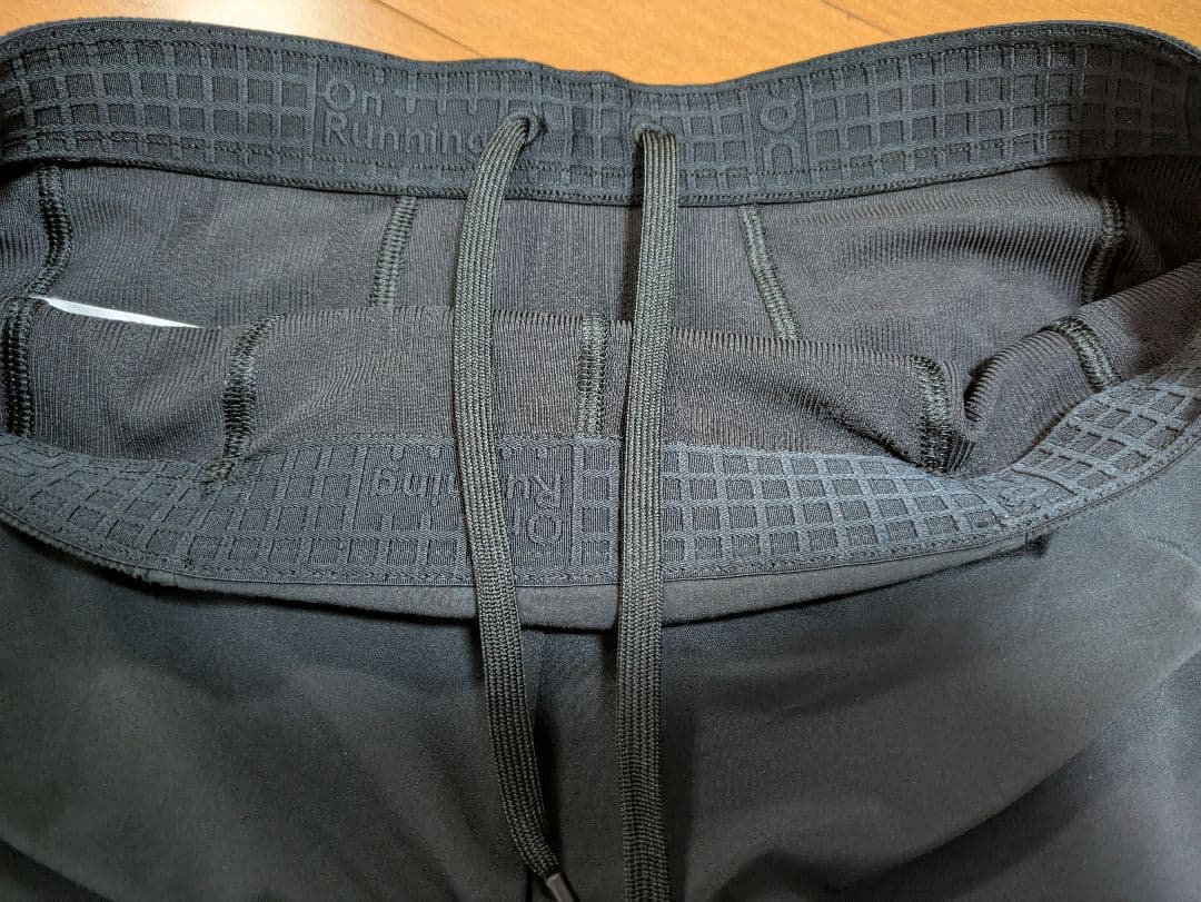 on Race Shorts メンズ Sサイズ カラー　BLACK