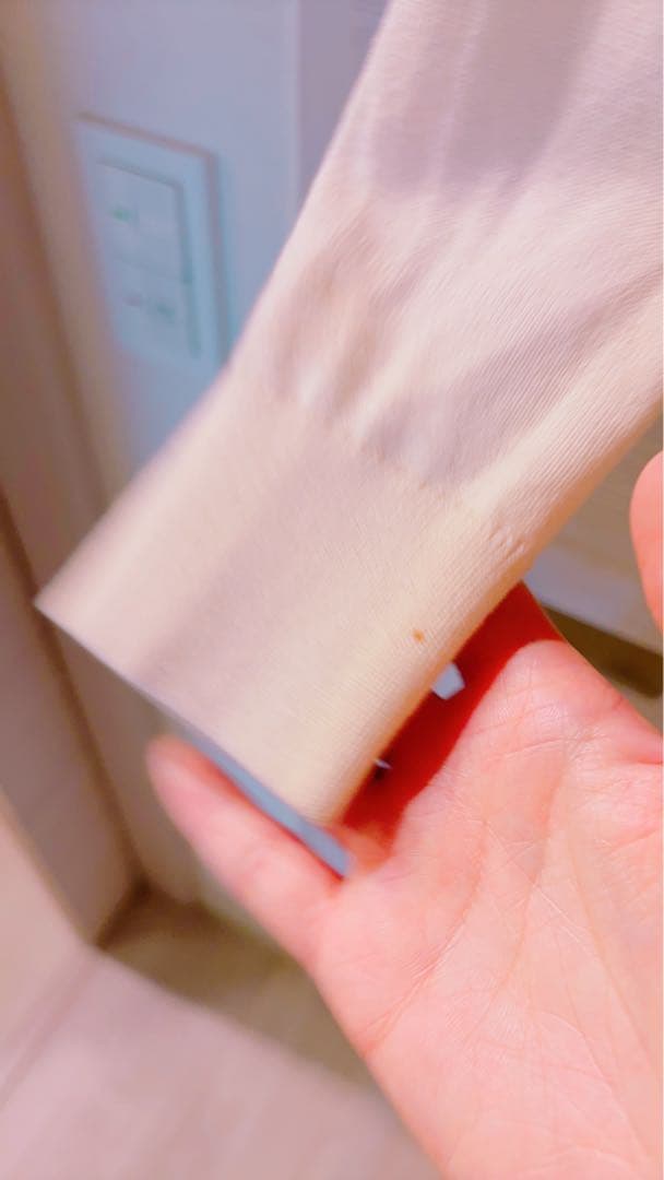トリーバーチ　カラフル刺繍のクリーム色カーディガン