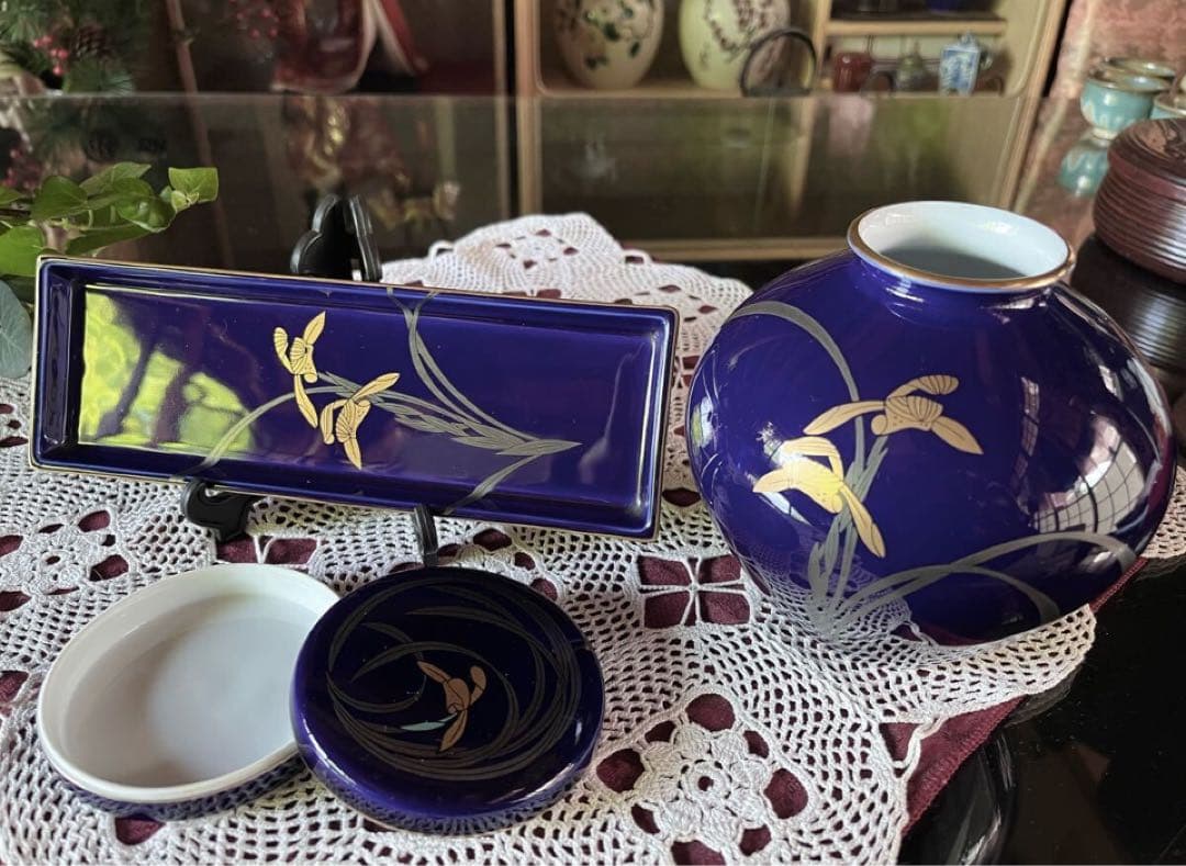 香蘭社 花瓶・筆置き・朱肉入れ一揃い 陶器 花入 壺 金彩 花器
