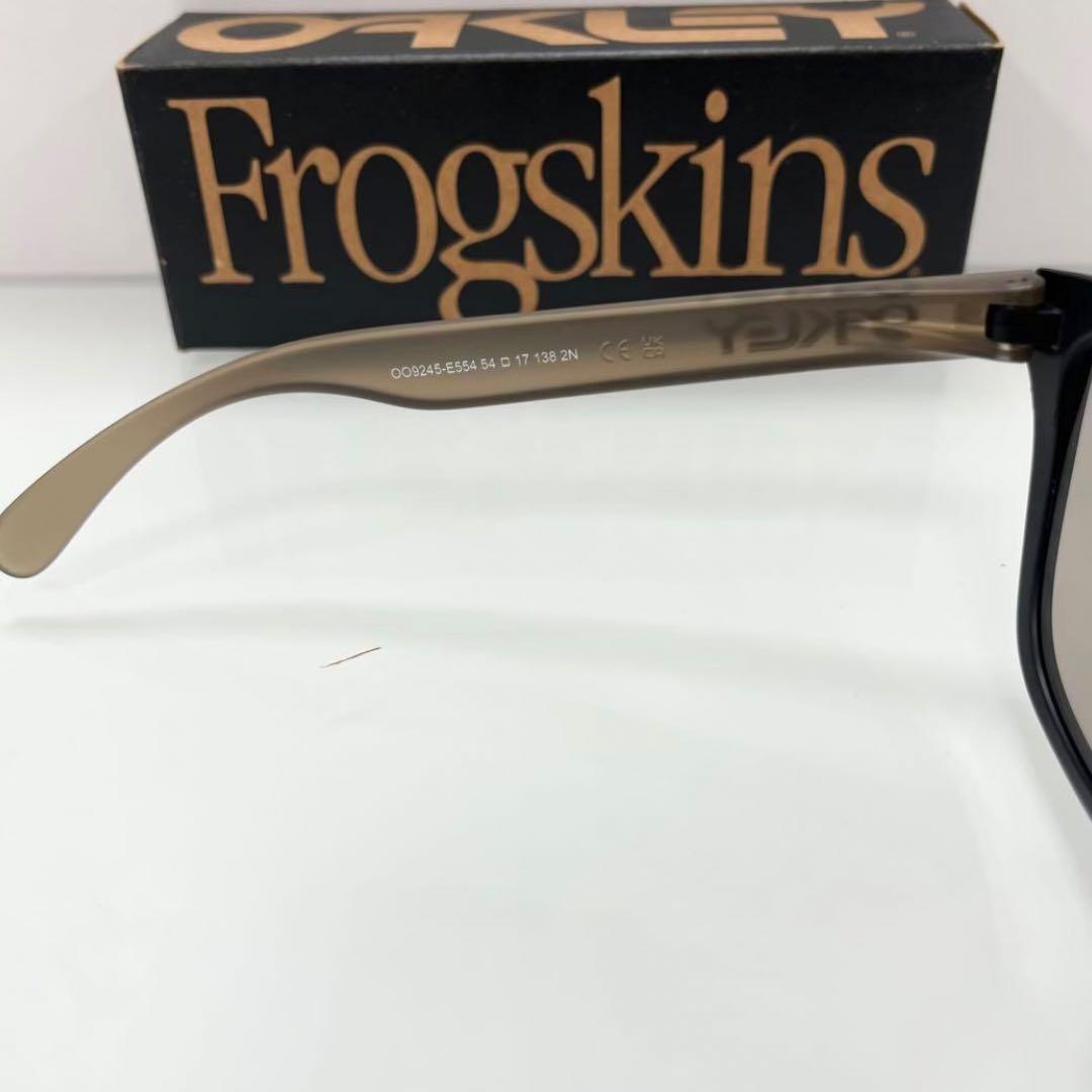 即発OAKLEYオークリーfrogskins（A）フロッグスキンOO9245E5