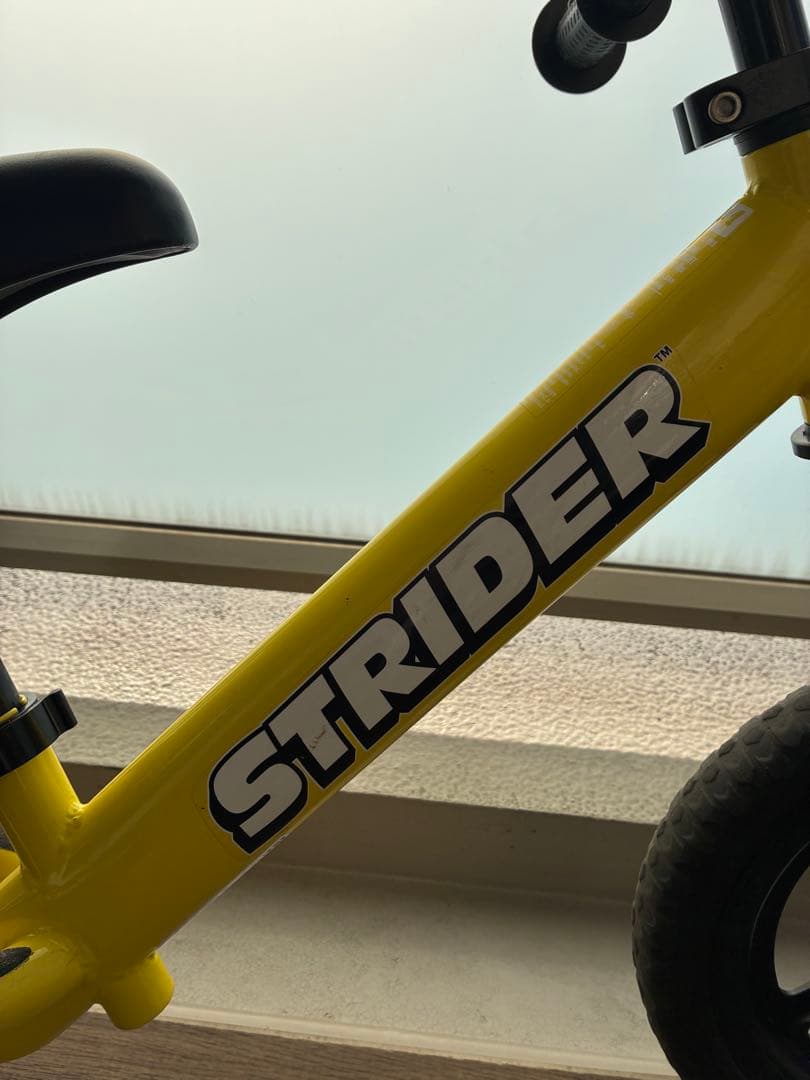 美品　超人気　STRIDER ストライダー　イエロー