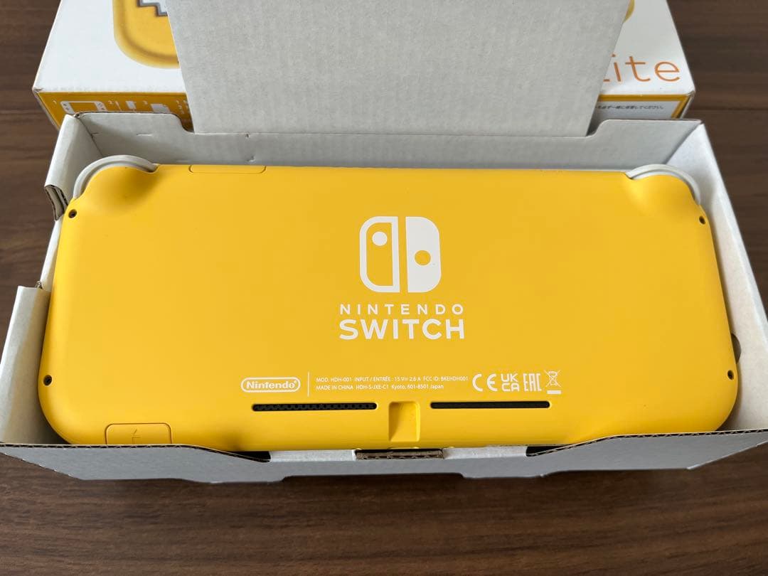 専用枠【美品】2024年式Nintendo Switch Lite 本体+あつ森