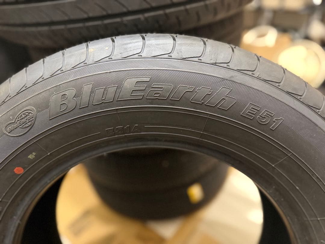 ②送料無料！215/65R16 ヨコハマBluEarth E51A バリ山イボ付