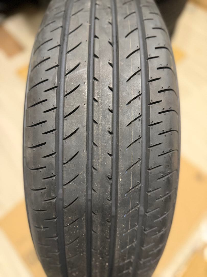 ②送料無料！215/65R16 ヨコハマBluEarth E51A バリ山イボ付