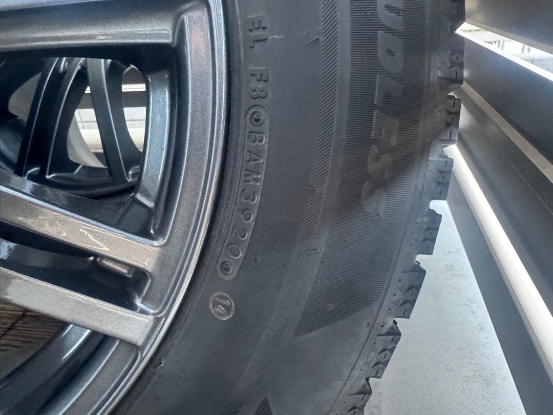 スタッドレス　ブリザック　195/65r16
