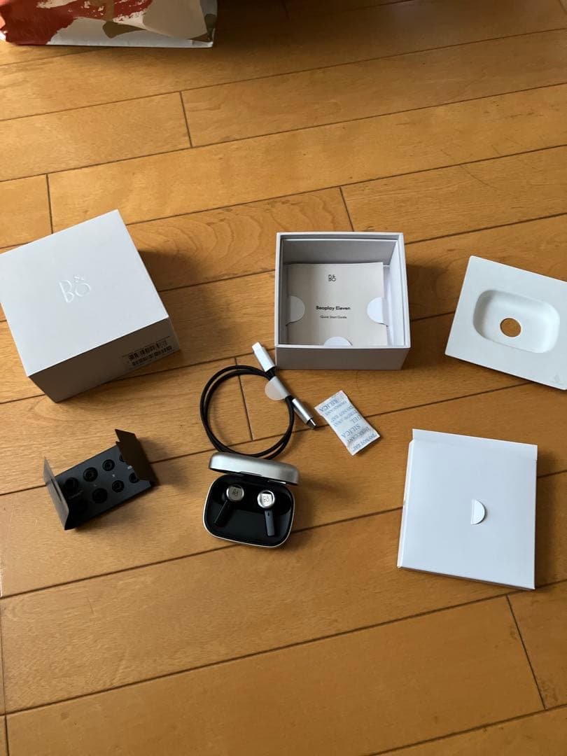 BANG & OLUFSEN BEOPLAY ELEVEN ワイヤレスイヤホン