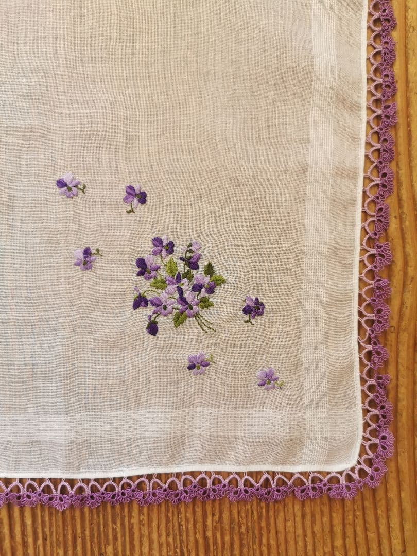 アンティーク タティングレース 菫刺繍のローンハンカチ ラベンダーヴァイオレット