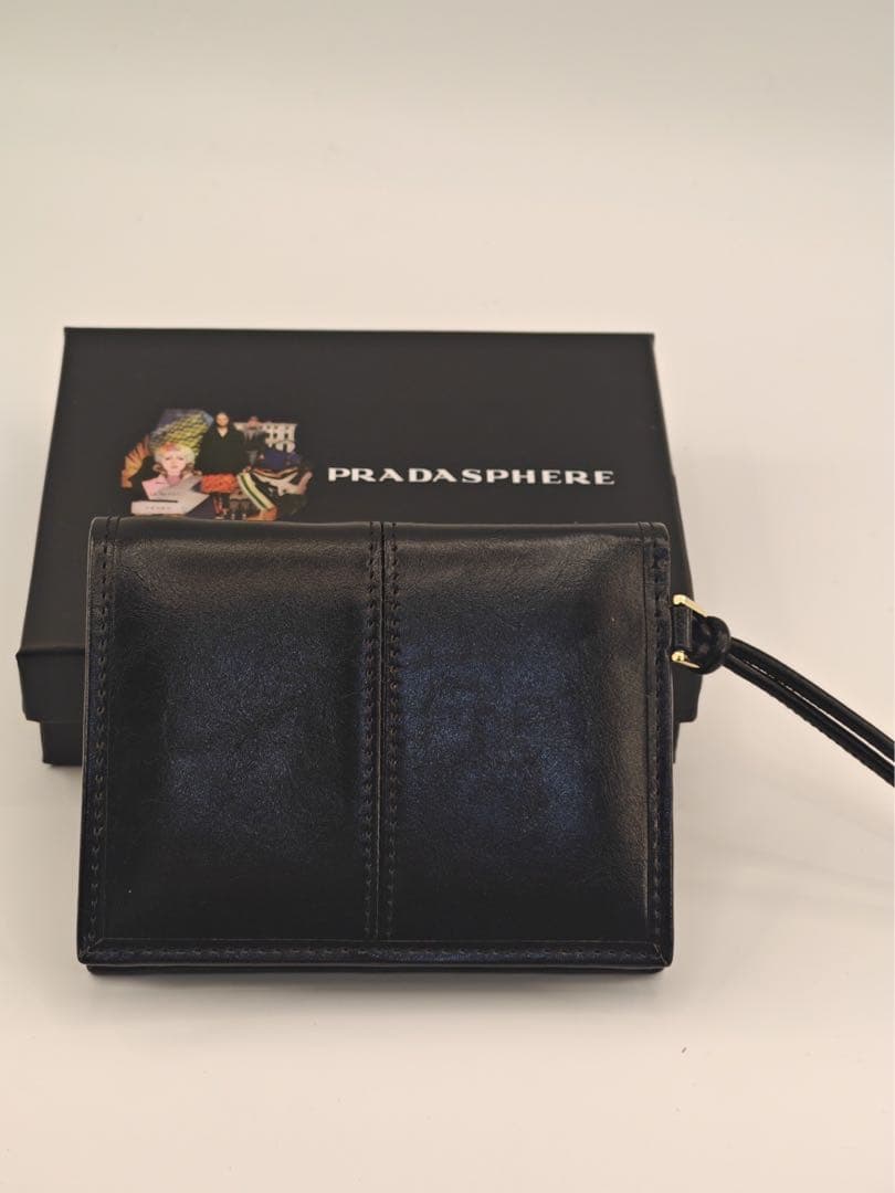 PRADA 二つ折り財布 ブラック レザー　美品