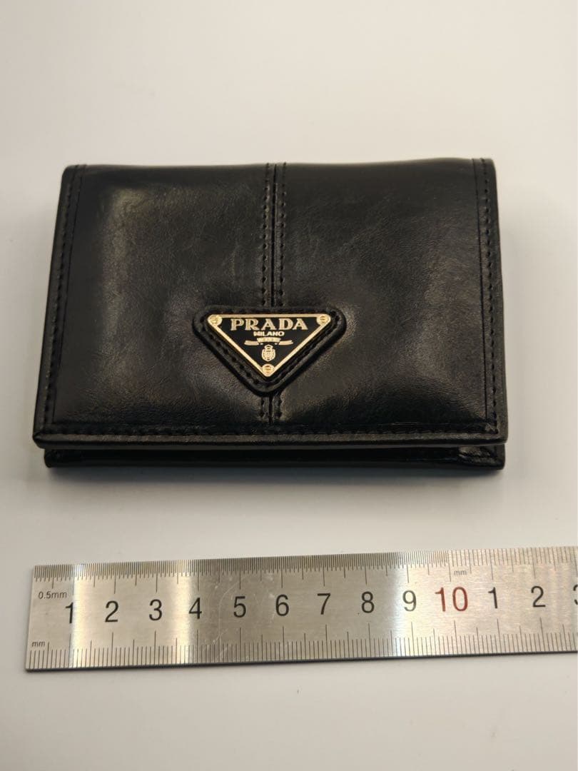PRADA 二つ折り財布 ブラック レザー　美品