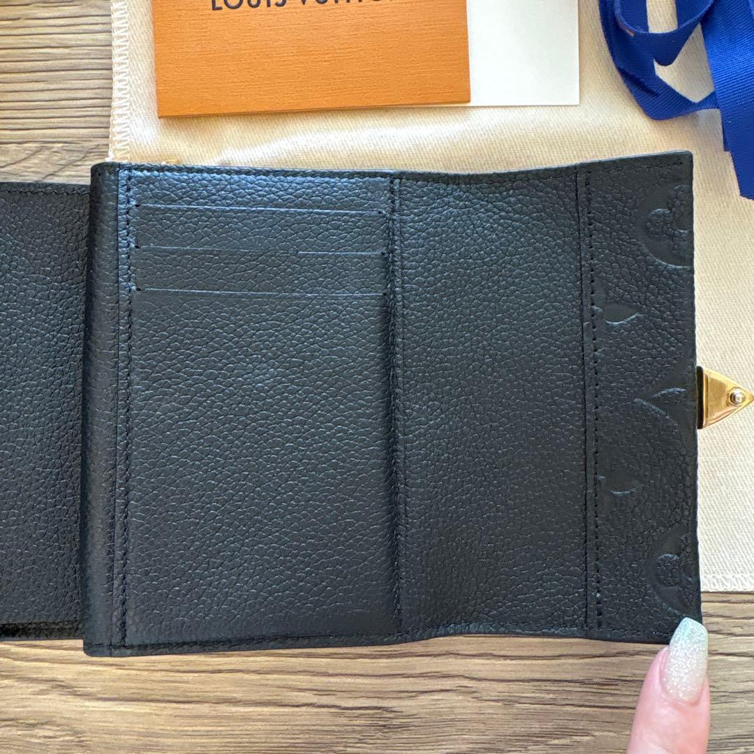 ルイ・ヴィトン ポルトフォイユ・メティス コンパクト ブラック 三つ折り財布