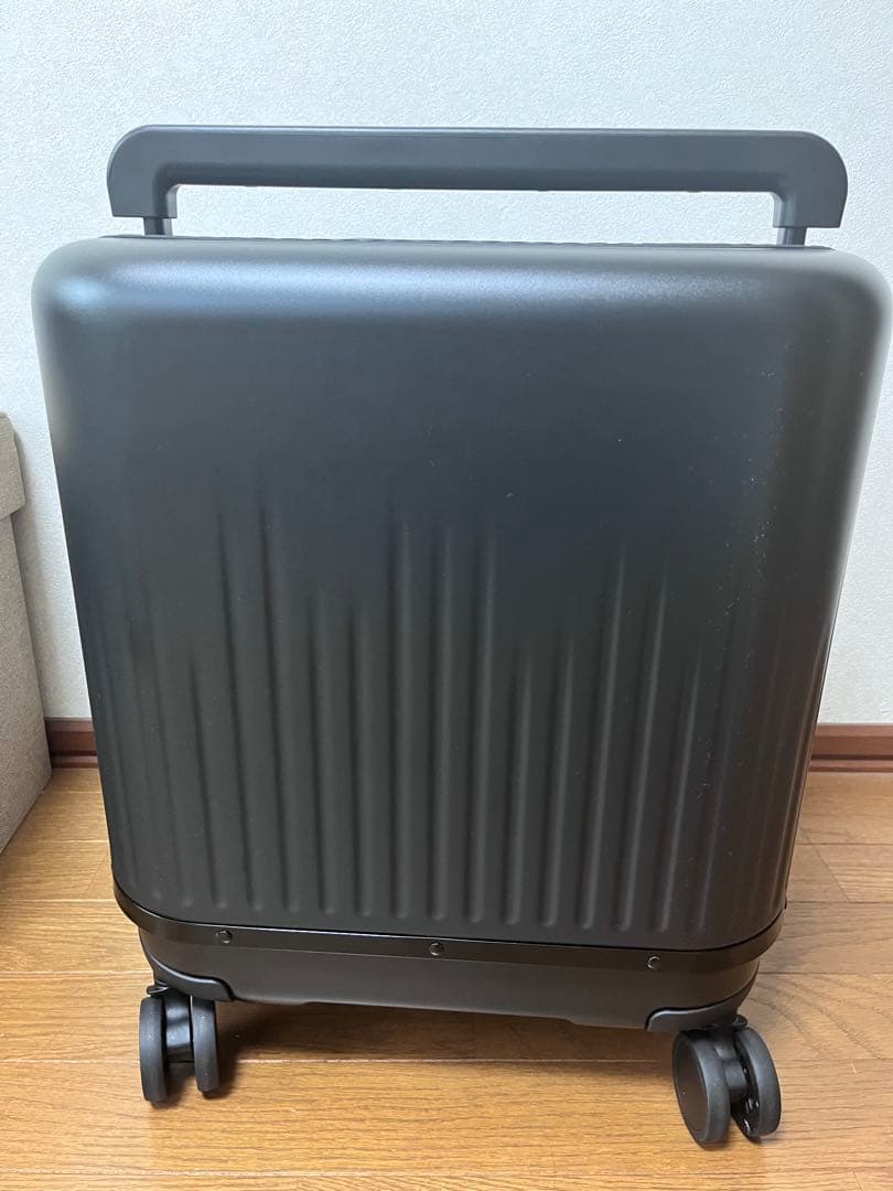 VELO 3-in-1 拡張可能なキャリーケース 機内持込〜72L TSAロック