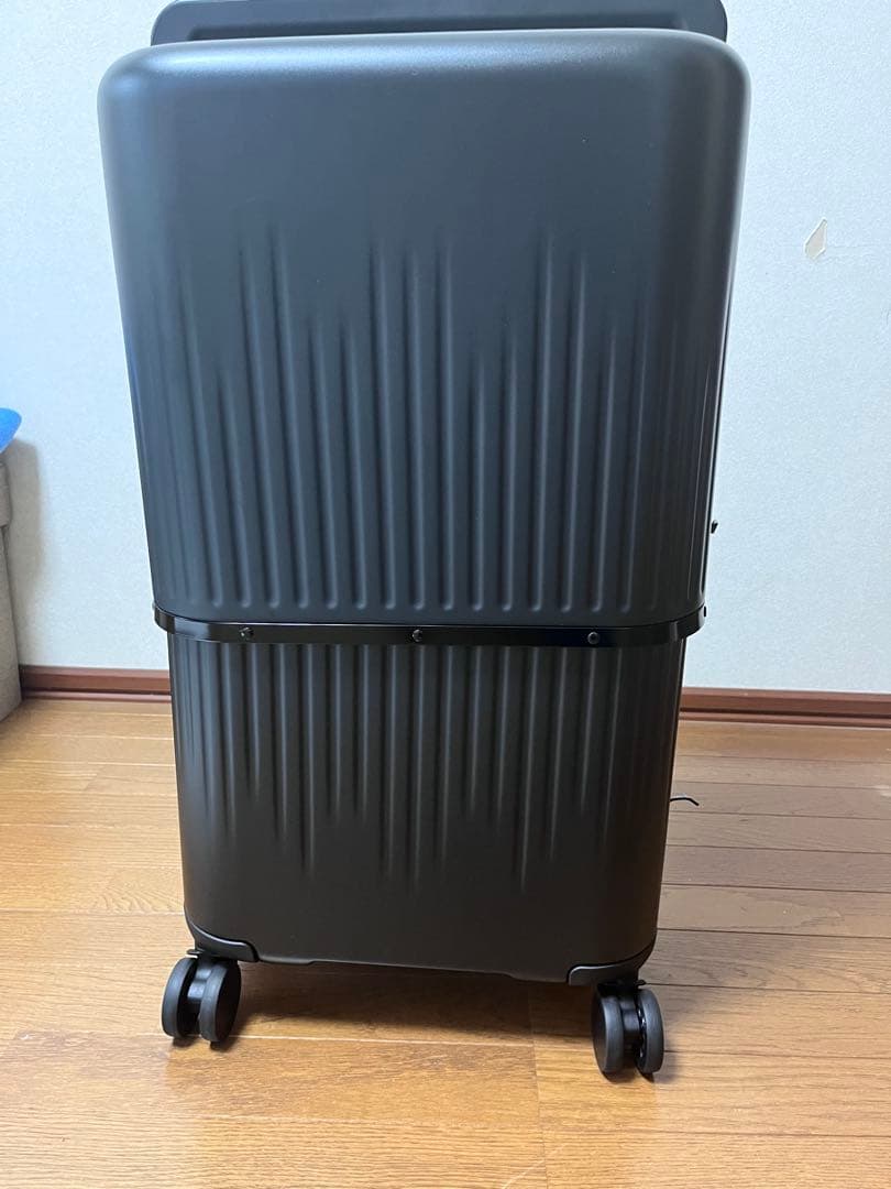 VELO 3-in-1 拡張可能なキャリーケース 機内持込〜72L TSAロック